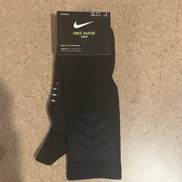 Nike Vapor crew dri-fit black socks NWT - Picture 1 of 2